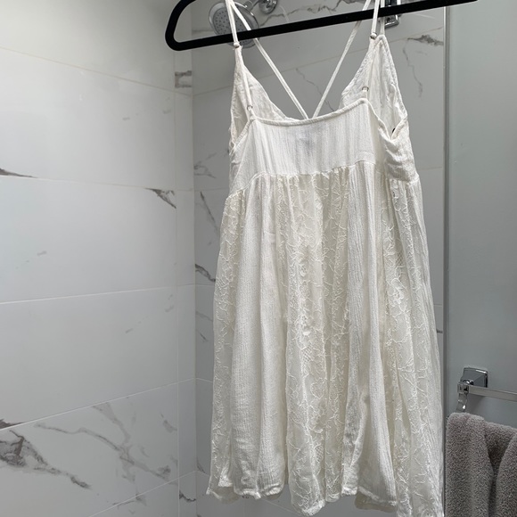 WHITE DRESS - Picture 4 of 4